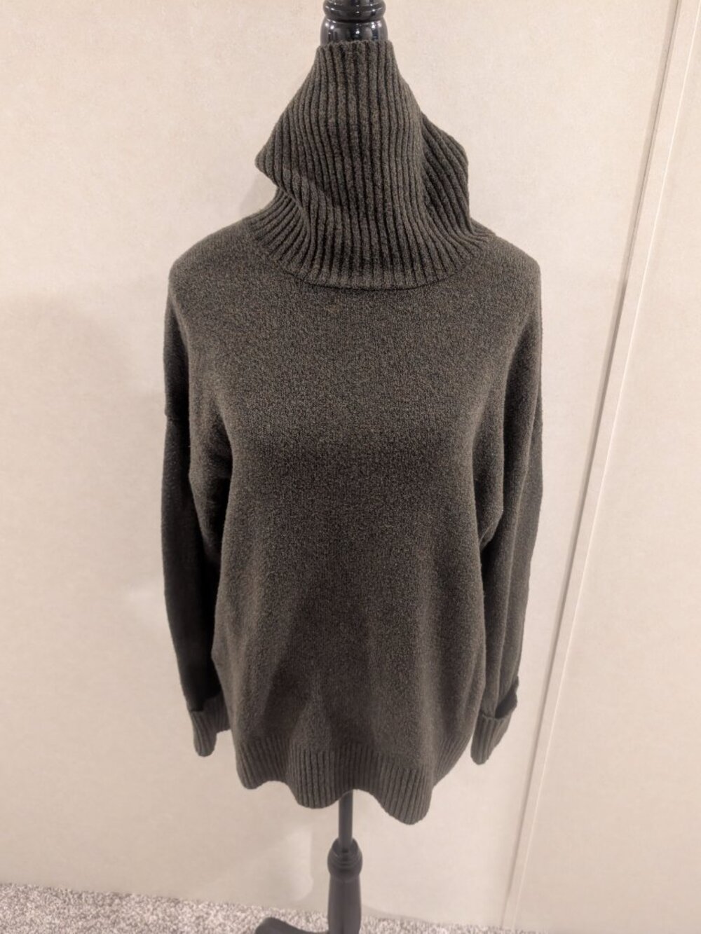 Old Navy Heathered Olive Green Oversized Cowl Neck Sweater Size Large - Picture 5 of 9